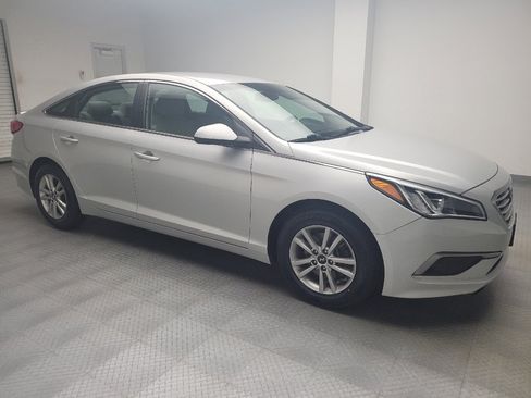 Used 2017 Hyundai Sonata SE FWD image 11