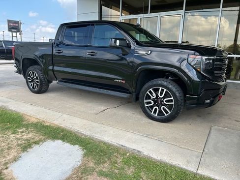 Used 2022 GMC Sierra 1500 AT4 w/ AT4 Premium Package AWD/4WD image 2