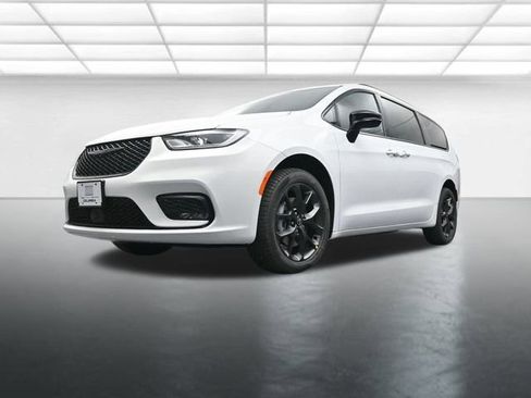 New 2026 Chrysler Pacifica Select w/ S Appearance Package image 20