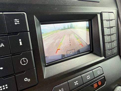 Used 2022 Ford F250 XL w/ Power Equipment Group AWD/4WD image 17