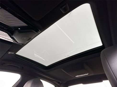 Used 2023 BMW 530e xDrive image 24