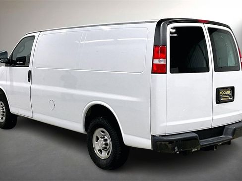 Used 2019 Chevrolet Express 2500 w/ Driver Convenience Package image 4