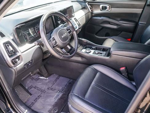 Certified 2023 Kia Sorento EX w/ Panoramic Sunroof Package FWD image 16