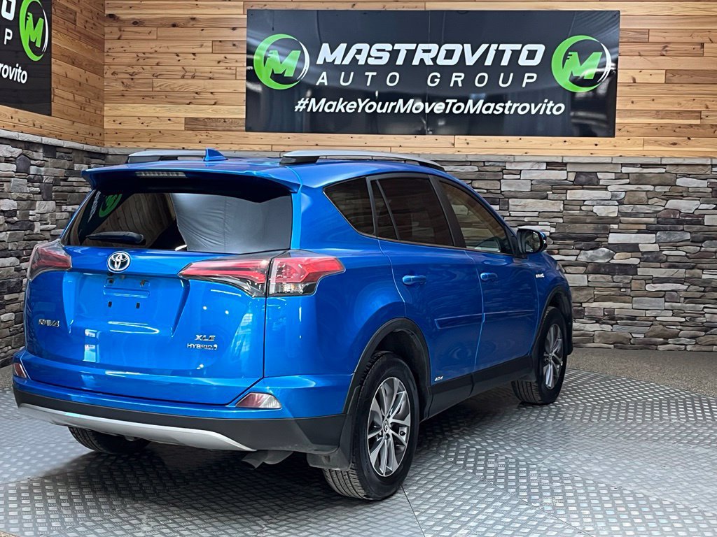 Used 2017 Toyota RAV4 XLE AWD/4WD image 11