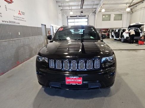 Used 2019 Jeep Grand Cherokee Altitude image 8