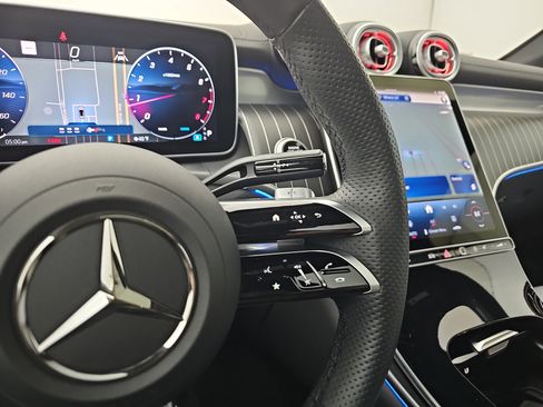 Certified 2025 Mercedes-Benz GLC 300 4MATIC image 35