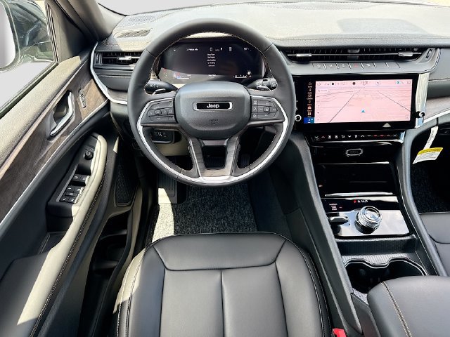 New 2026 Jeep Grand Cherokee Limited AWD/4WD image 17