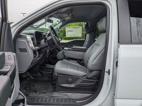 New 2025 Ford F550 4x4 Crew Cab Super Duty w/ XL Chrome Package image 13