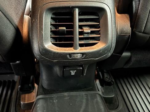 Used 2015 Jeep Cherokee Latitude image 10