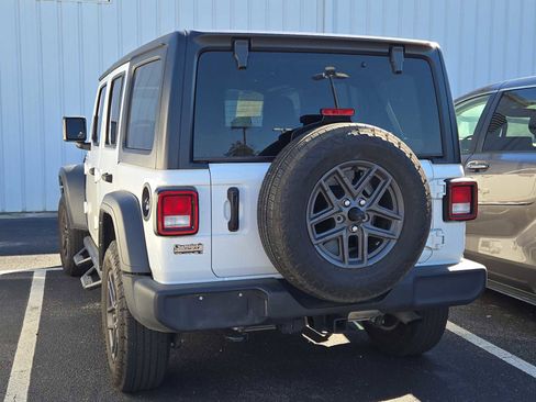Used 2024 Jeep Wrangler Sport S image 6