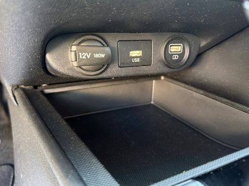 Used 2023 Hyundai Elantra SE image 37