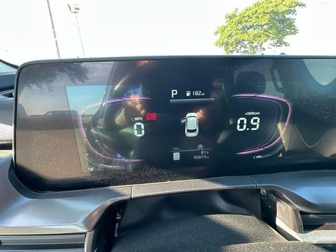 Used 2025 Kia Telluride S AWD/4WD image 14