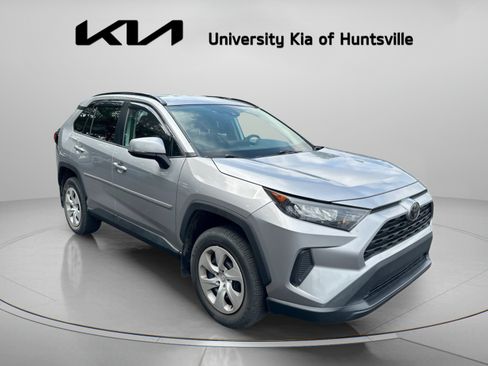 Used 2019 Toyota RAV4 LE FWD image 1