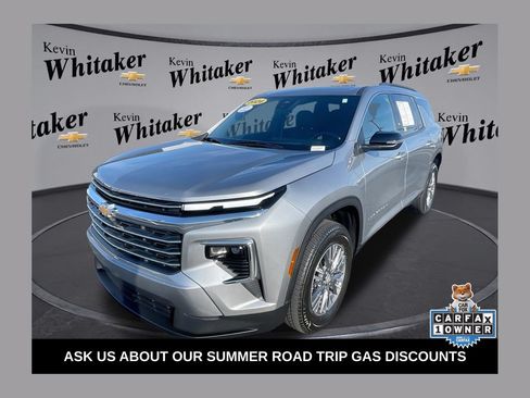 Certified 2026 Chevrolet Traverse LT FWD image 1