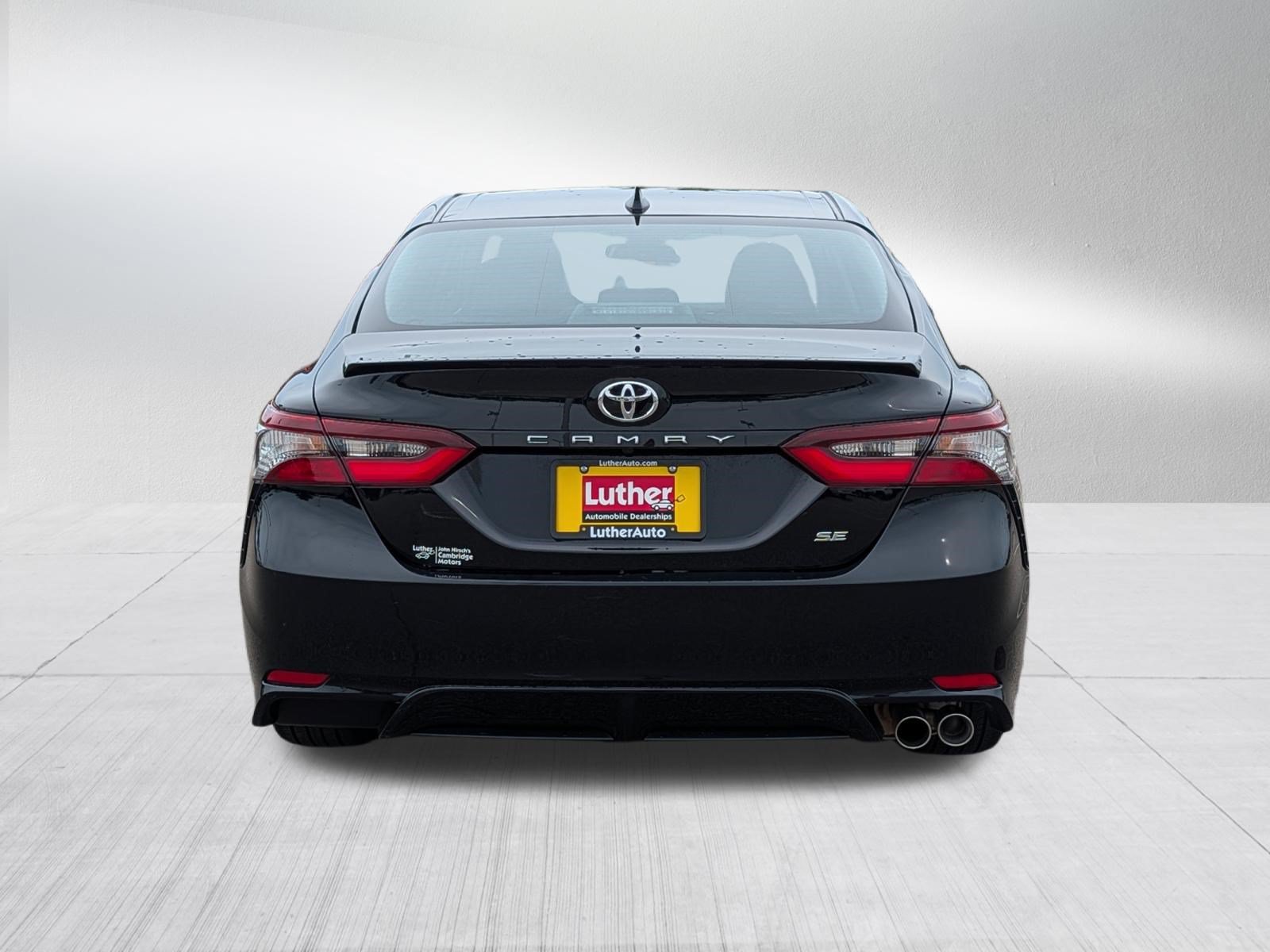 Used 2023 Toyota Camry SE FWD image 6