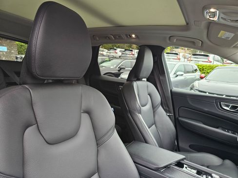 Used 2019 Volvo XC60 T6 Momentum w/ Premium Package AWD/4WD image 11