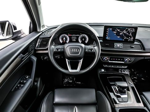 Used 2025 Audi Q5 e Premium Plus w/ Premium Plus Package image 6