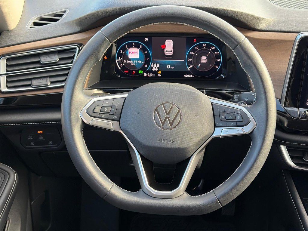 Used 2024 Volkswagen Atlas SE FWD image 13