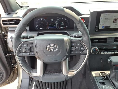 Certified 2026 Toyota Tacoma TRD Off-Road AWD/4WD image 20