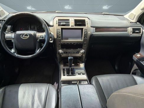 Used 2019 Lexus GX 460 w/ Navigation Package AWD/4WD image 16