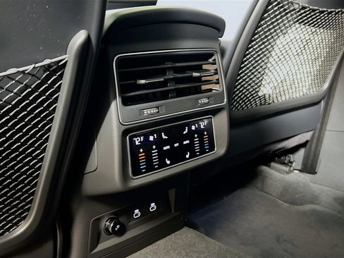 Used 2025 Audi SQ8 Premium Plus AWD/4WD image 27