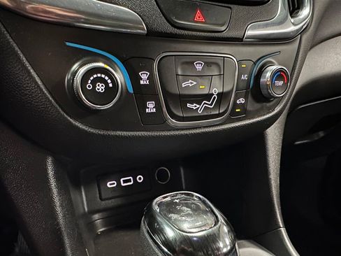 Used 2021 Chevrolet Equinox LT FWD image 21