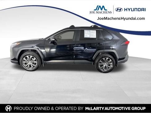 Used 2022 Toyota RAV4 XLE Premium AWD/4WD image 10