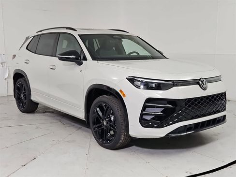 New 2026 Volkswagen Tiguan SE R-Line image 8