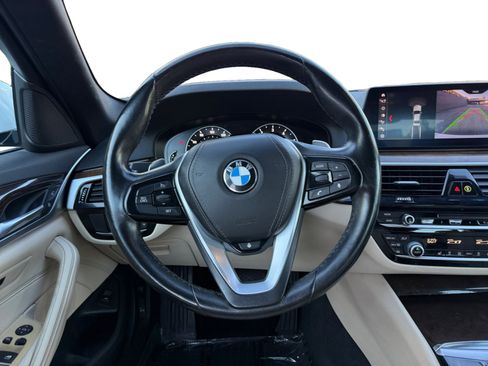 Used 2019 BMW 530i w/ Convenience Package image 12
