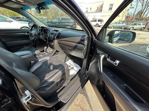 Used 2012 Kia Sorento EX w/ EX V6 Premium Pkg image 9