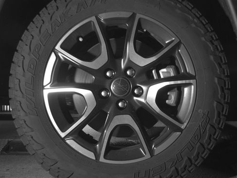 Used 2025 Jeep Compass Trailhawk image 13