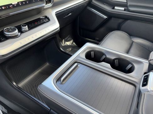 Used 2025 Ford Expedition Max Platinum image 19