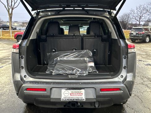 New 2026 Nissan Pathfinder Platinum image 15