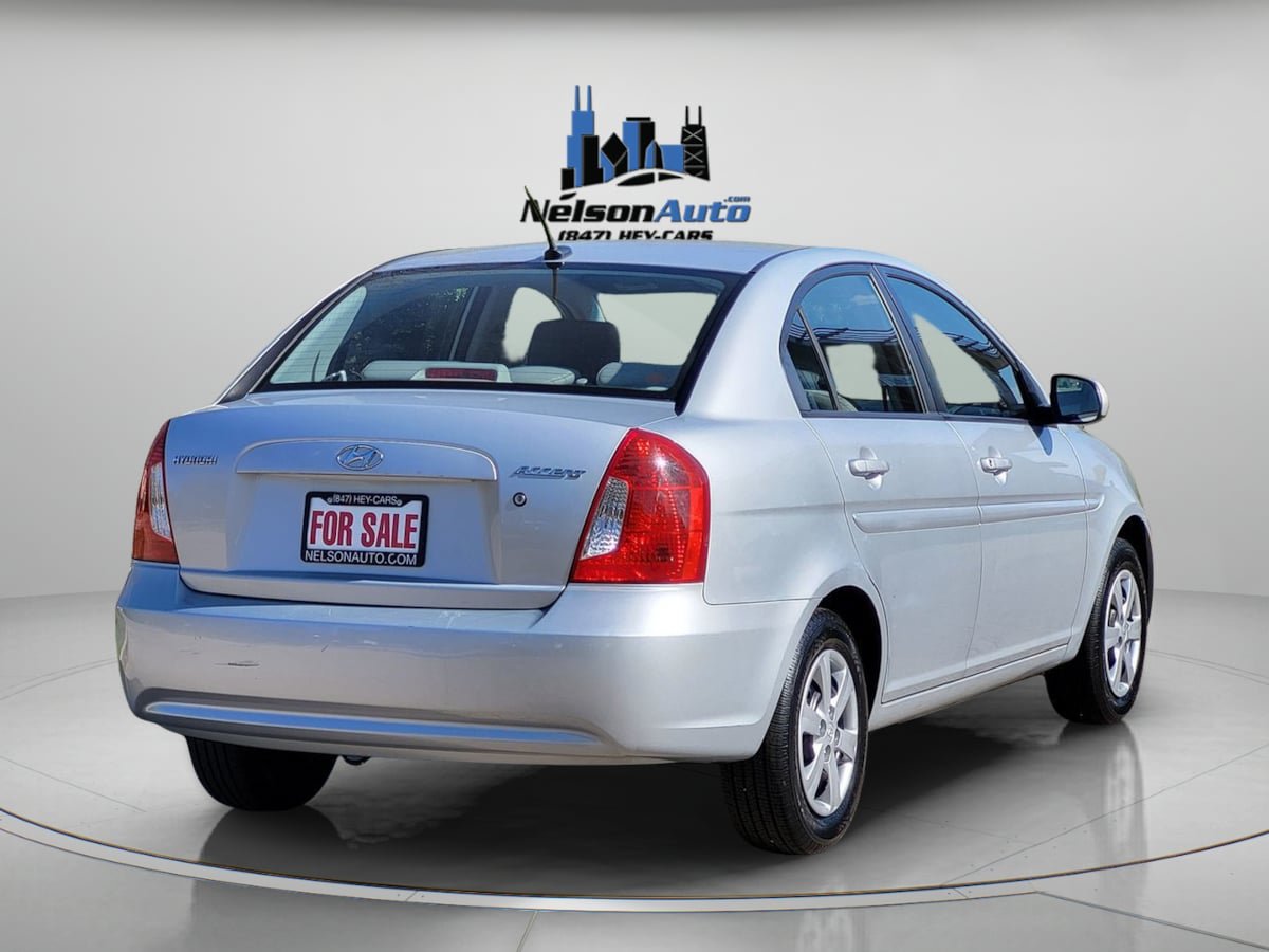 Used 2011 Hyundai Accent GLS FWD image 4