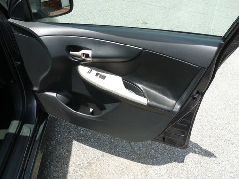 Used 2010 Toyota Corolla S FWD image 26