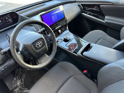 Used 2025 Toyota bZ4X FWD image 10