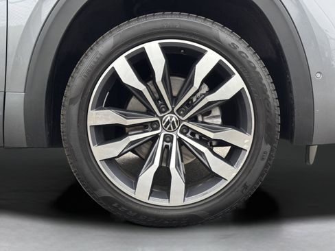 Used 2021 Volkswagen Atlas SEL Premium image 13