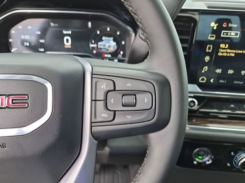 Used 2024 GMC Sierra 1500 Elevation image 34