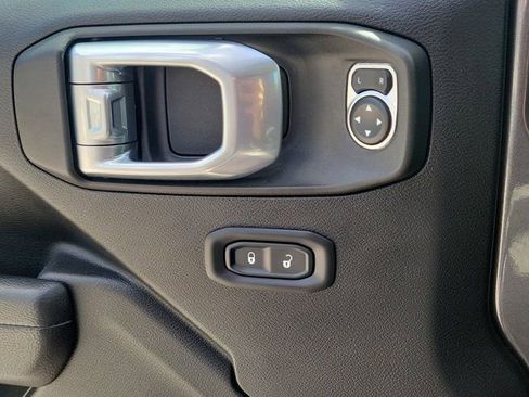 Used 2022 Jeep Gladiator Sport image 19