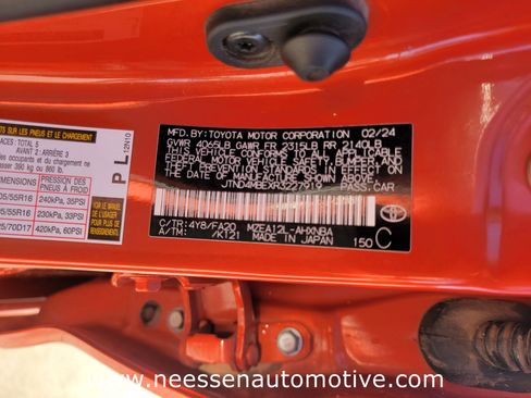 Used 2024 Toyota Corolla SE w/ SE Package image 31