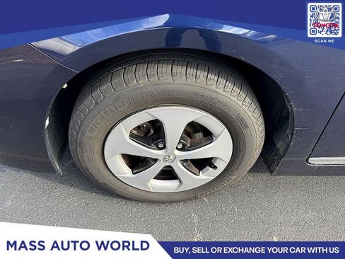 Used 2013 Toyota Prius Five image 5