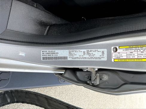 Used 2025 RAM 1500 Big Horn AWD/4WD image 7