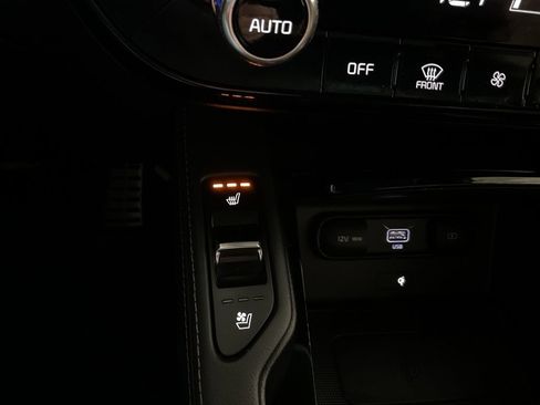 Used 2022 Kia Telluride SX w/ SX Prestige Package AWD/4WD image 4
