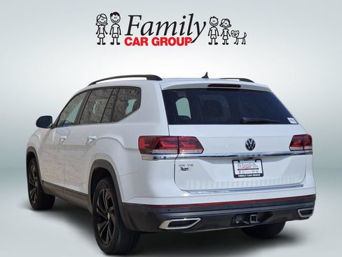 Used 2023 Volkswagen Atlas SE w/ Panoramic Sunroof Package FWD image 3