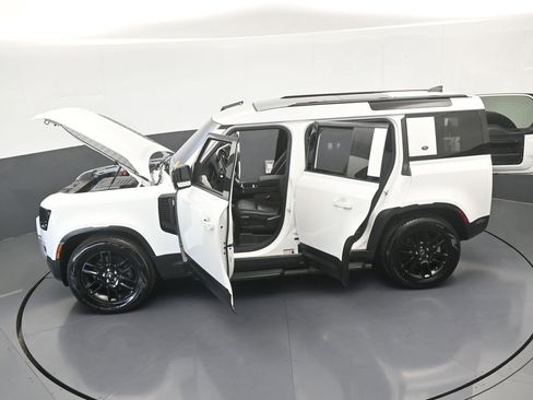 Used 2022 Land Rover Defender 110 S image 68