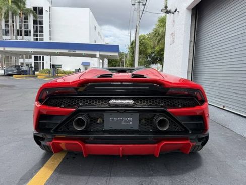 Used 2021 Lamborghini Huracan EVO RWD image 5
