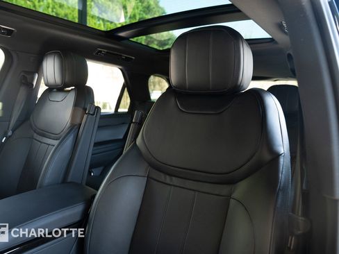 Used 2025 Land Rover Range Rover Sport Dynamic SE image 16