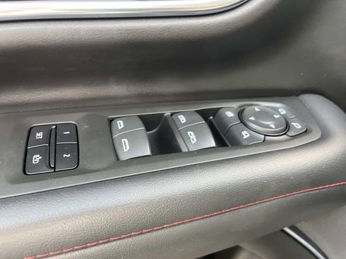 Used 2022 Chevrolet Suburban RST w/ Luxury Package image 28