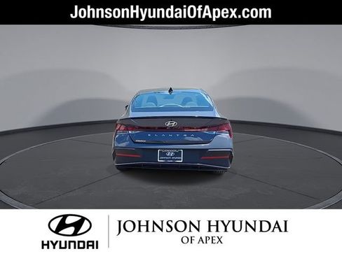 Certified 2025 Hyundai Elantra Sport FWD image 8