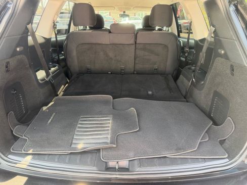 Used 2019 Nissan Pathfinder S AWD/4WD image 31